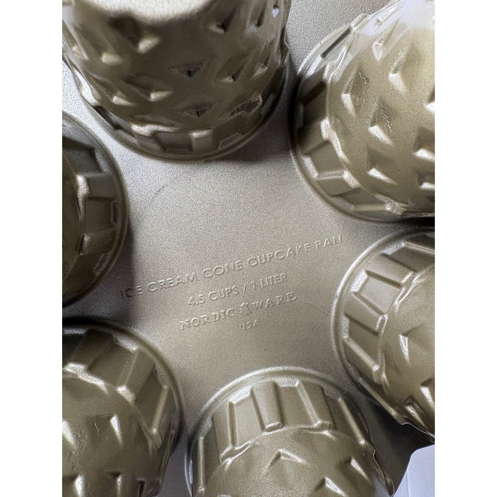 Nordic Ware Ice Cream Cone Cupcake Pan Gold Cast Aluminum 6 Cup 4.5 Cup Capacity - Picture 3 of 5